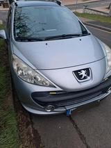 Peugeot 207 Kombi mit Panoramadach - Peugeot 207 aus 2009 mit Diesel-Antrieb