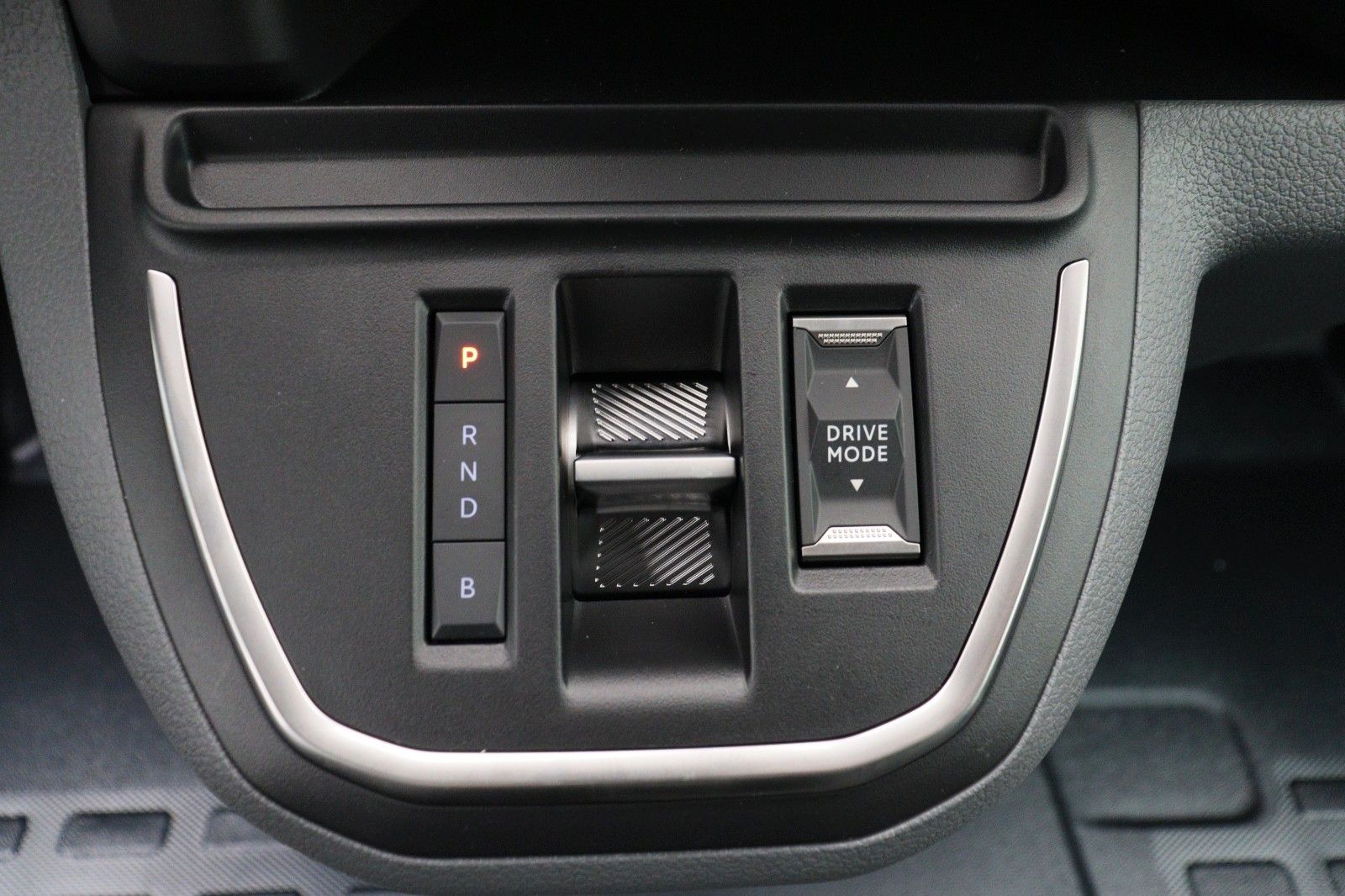 Fahrzeugabbildung Fiat E-Scudo Kastenwagen SX L2 75kWh sofort!