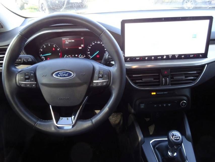 Fahrzeugabbildung Ford Focus Turnier 1.0 EcoBoost Mild-Hybrid Titanium