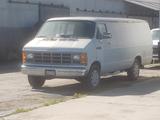 Dodge 1988 Dodge Panel Van Lang. V8, Autom. California
