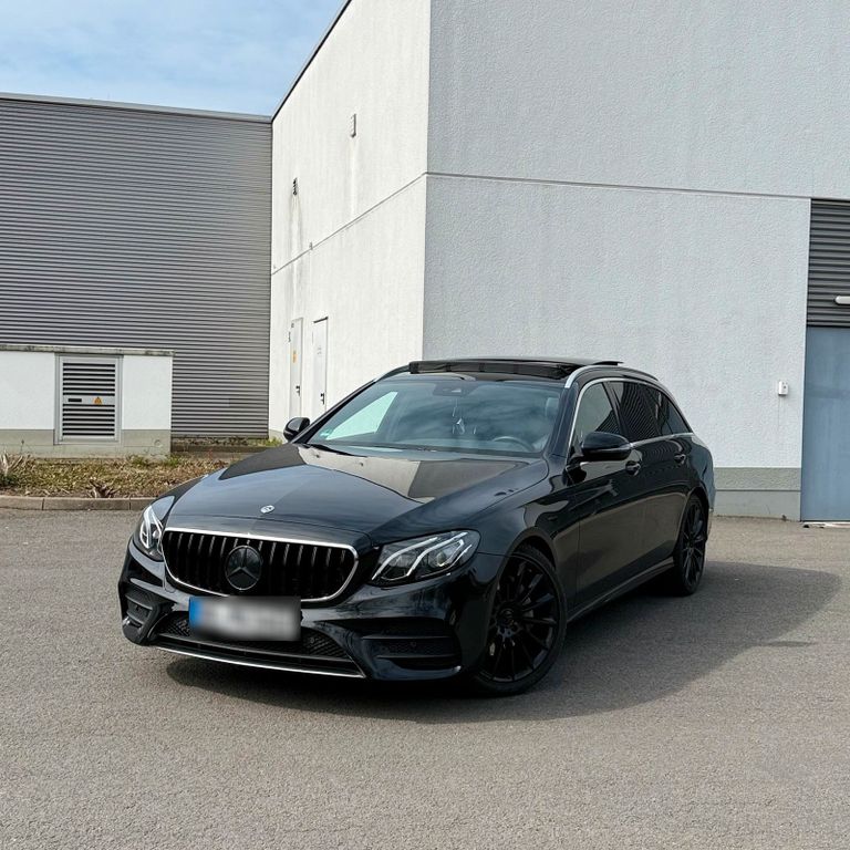 Image of Mercedes-Benz E 220