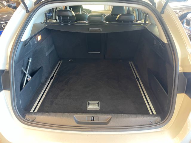 Peugeot 308 SW Allure *ALCANTARA*LED*AHK*NAVI*KAMERA*