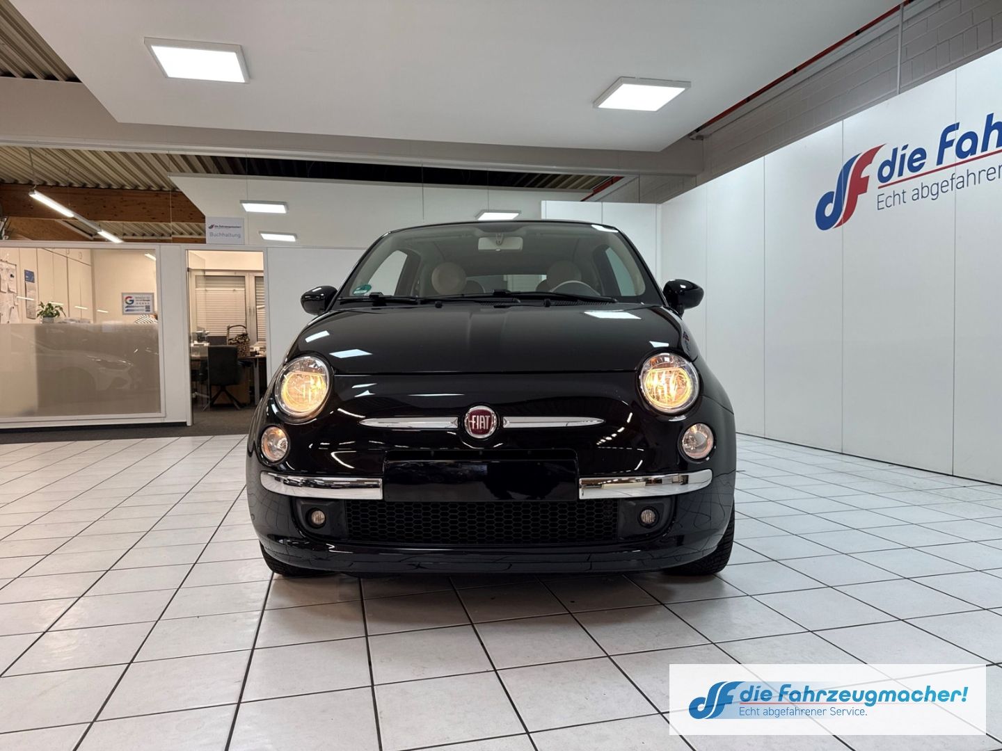 Fahrzeugabbildung Fiat 500 Lounge Faltdach PDC *IM KUNDENAUFTRAG