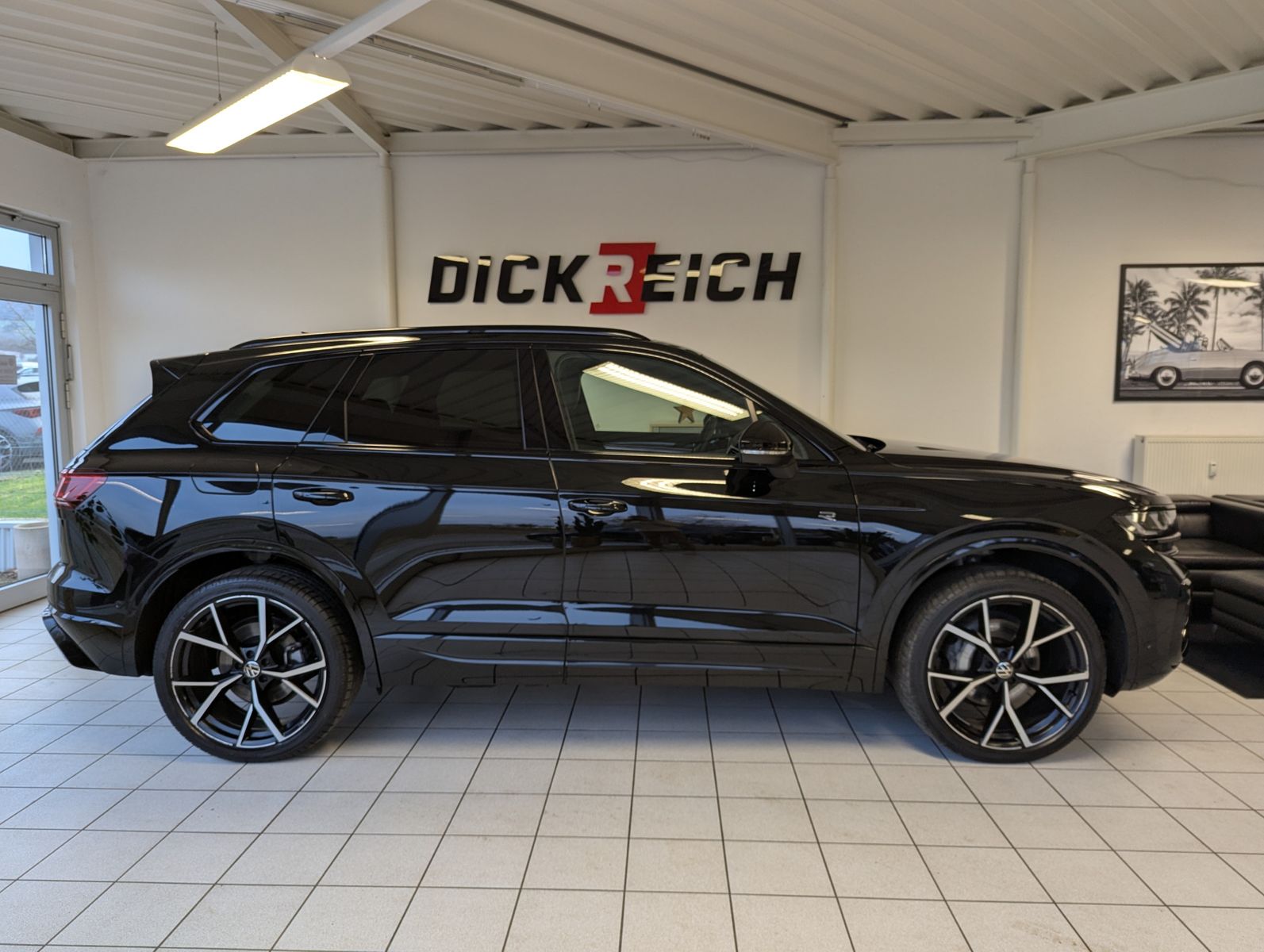 VW Touareg 3.0TDI 4M R-Line VOLL Black 22" UPE 114T - Image 8