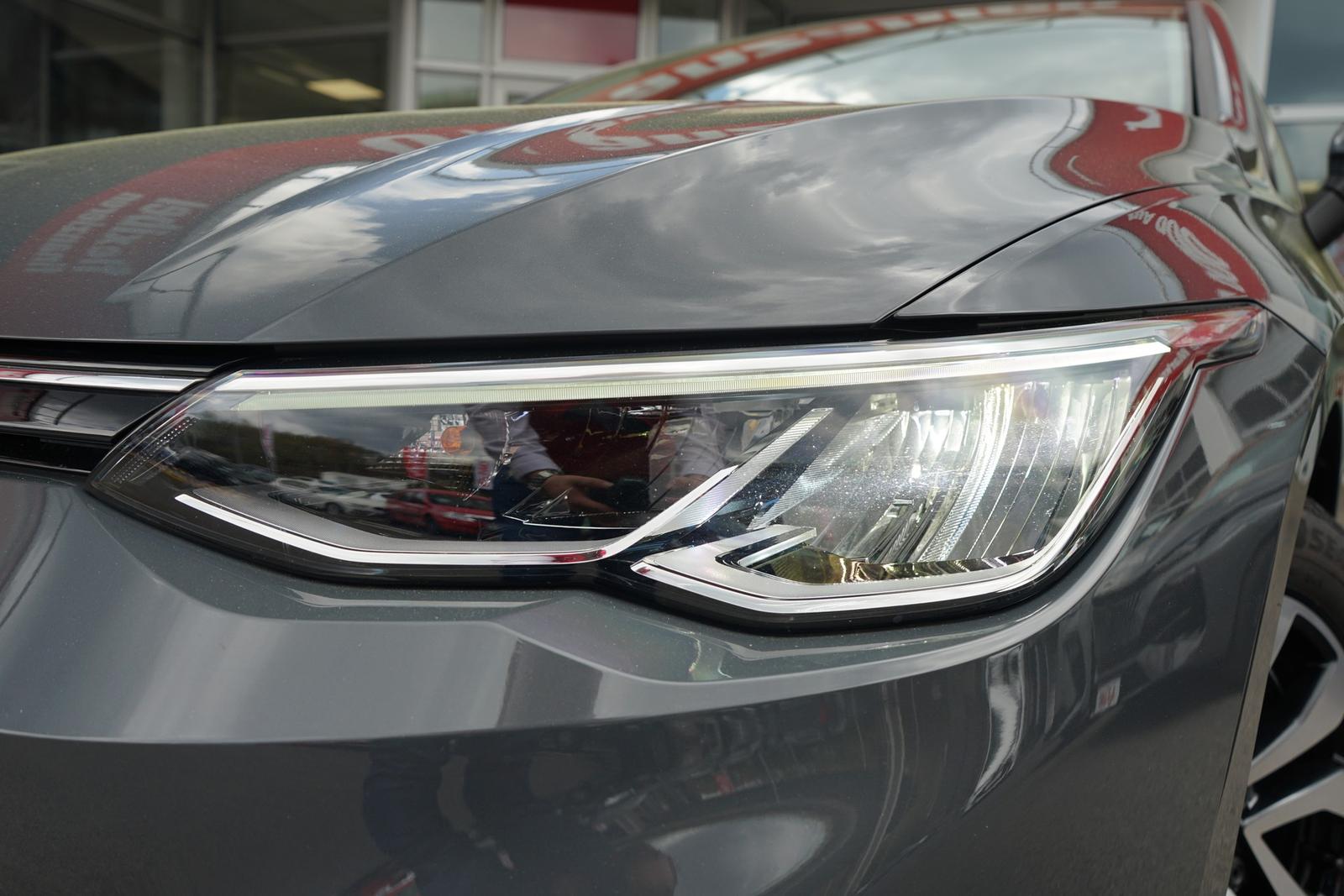 Volkswagen Golf VIII 1.5 TSI Life LED Navi Sitzheizung DAB, миниатюра 17