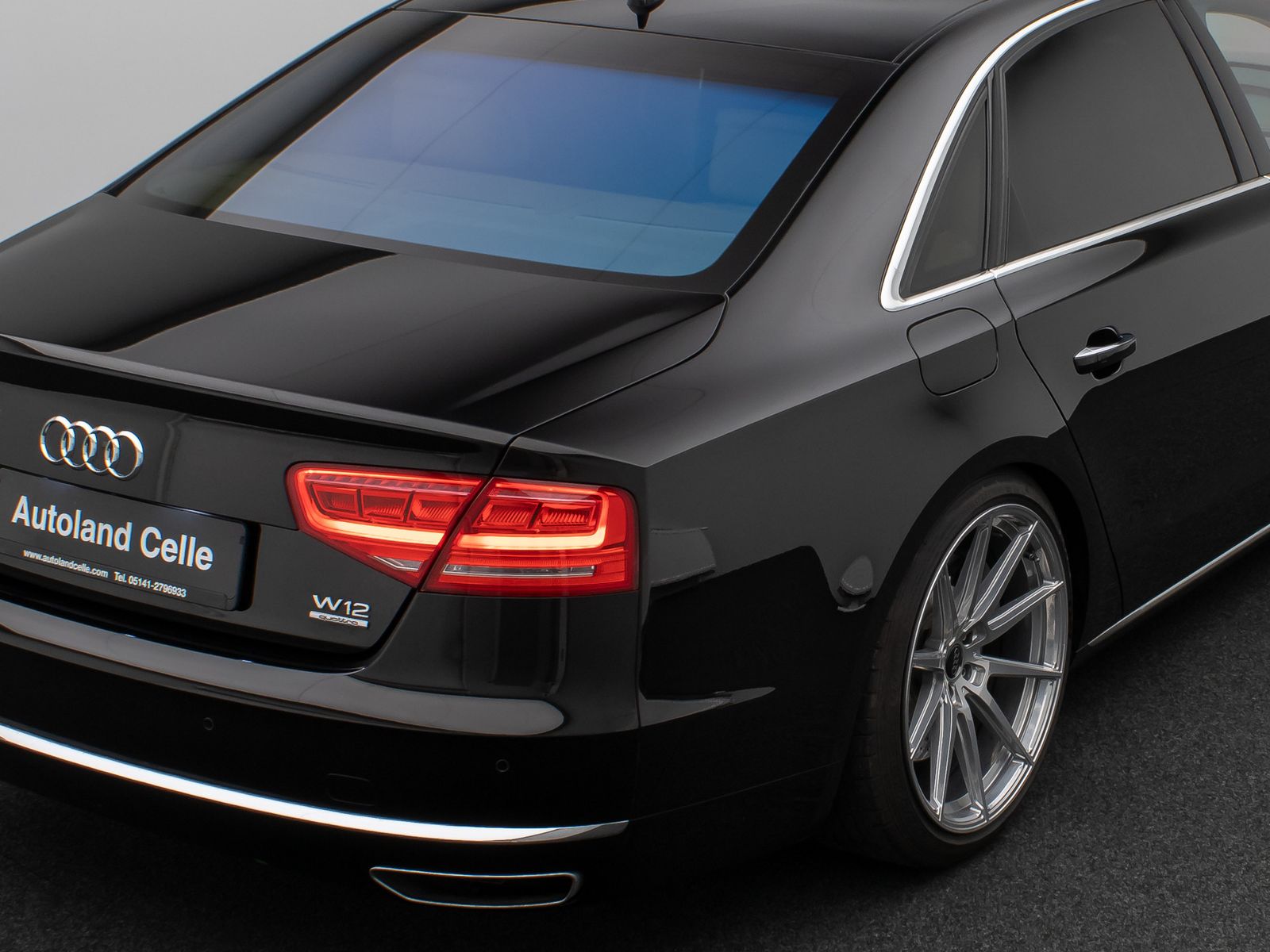 Fahrzeugabbildung Audi A8 W12 Lang Chauffeur GSD B&O Keramik TV Voll