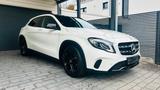 Mercedes-Benz GLA 180 URBAN mit Panorama-Schiebedach - Mercedes-Benz GLA 180 von privat