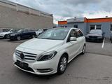 Mercedes-Benz B 180 B -Klasse B 180 PANO NAVI XENON - Mercedes-Benz B 180 in Stuttgart