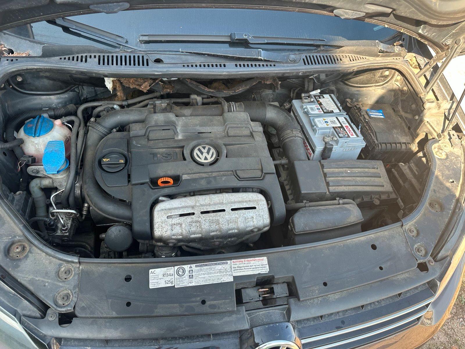 Volkswagen Touran 2011 — photo 10
