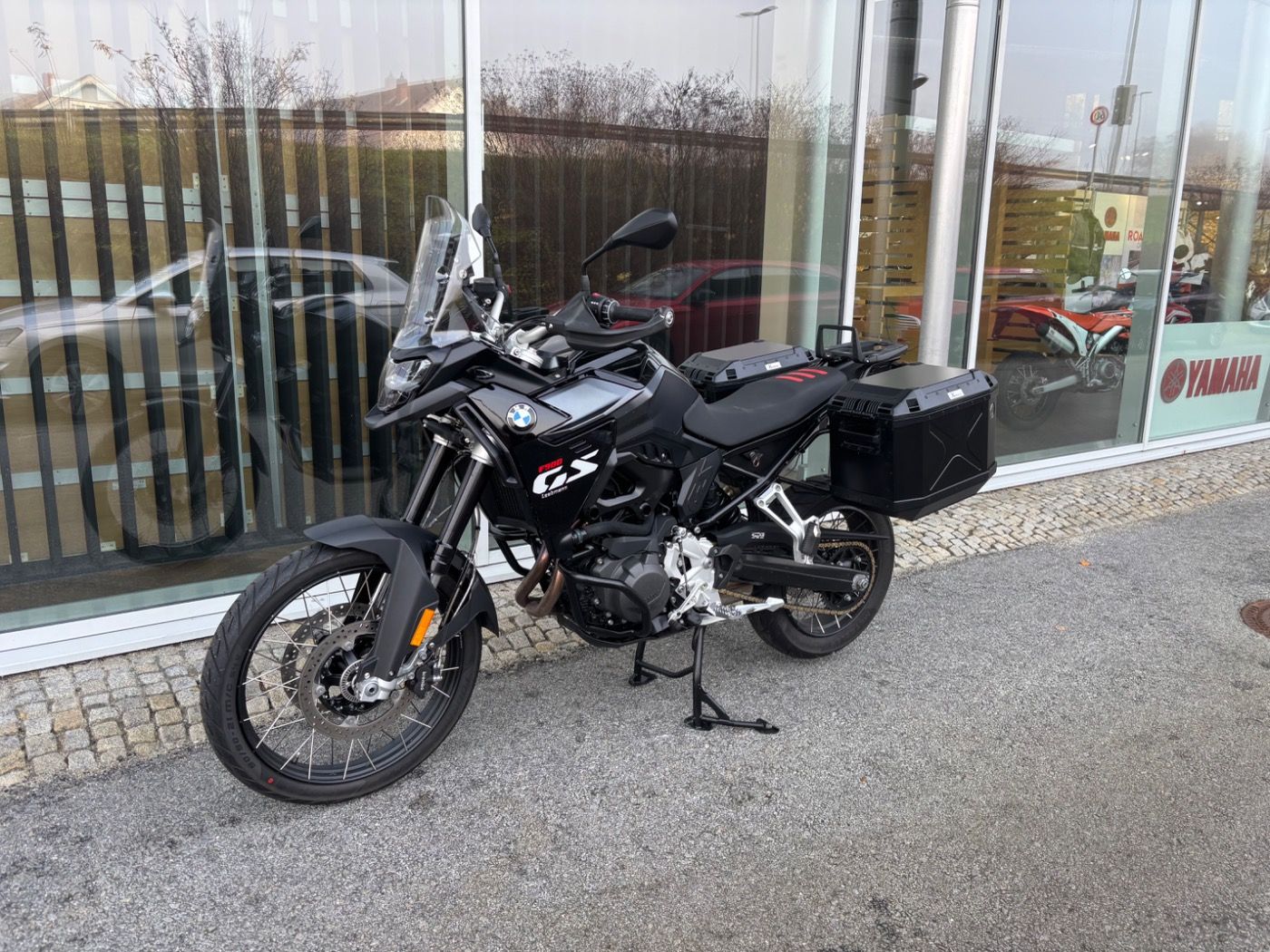 Fahrzeugabbildung BMW F 900 GS mit Kofferset
