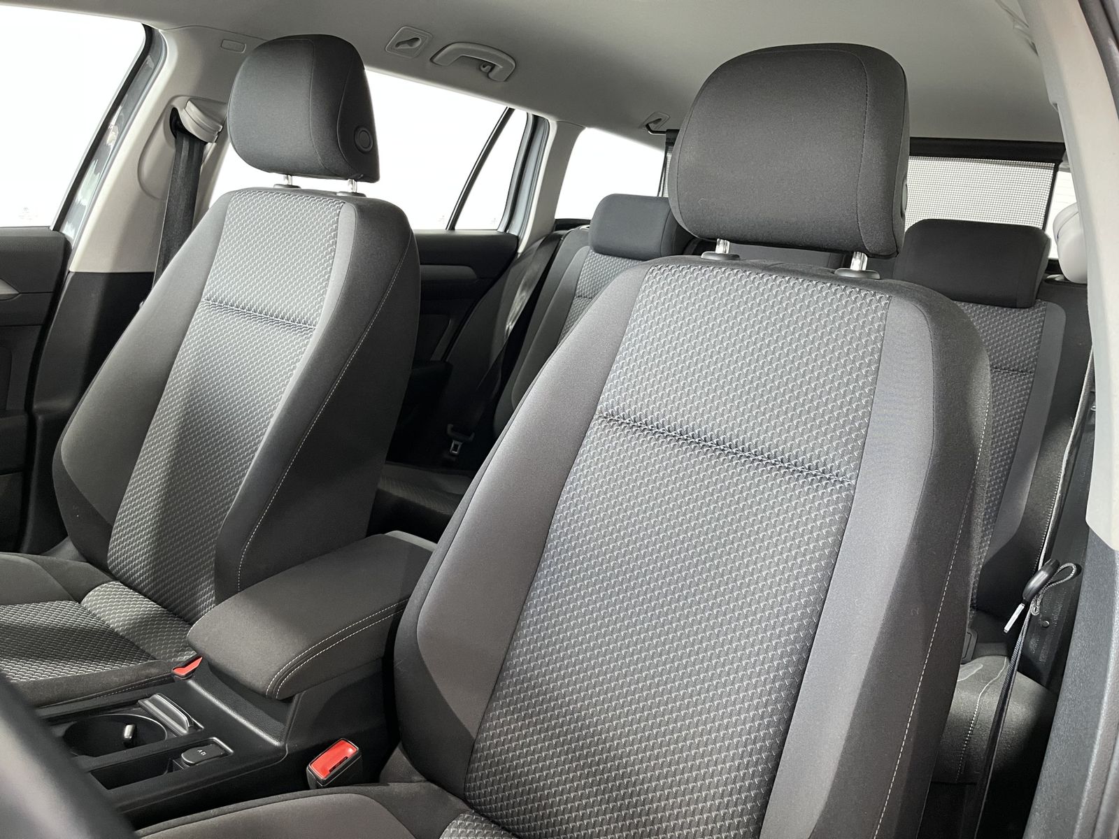 Fahrzeugabbildung Volkswagen Passat Variant 2.0 TDI*LED*AHK*Navi*ACC*Spur*