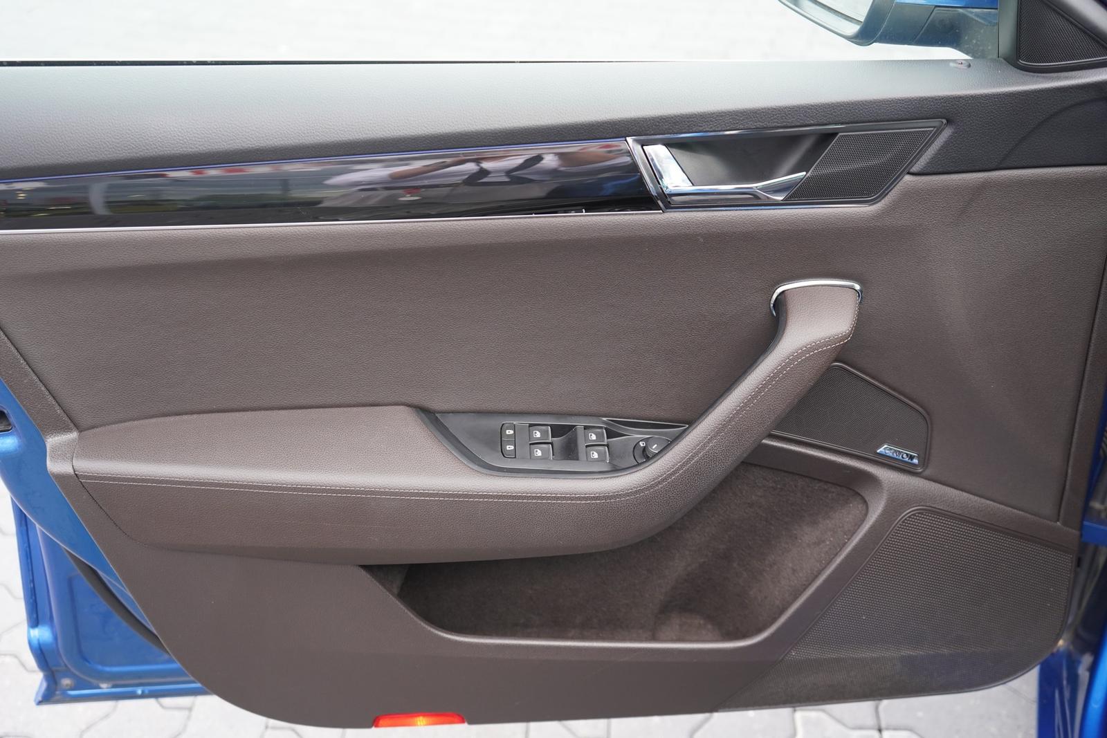 Skoda Superb Combi 2.0 TSI 4x4 DSG LED Navi AHK ACC