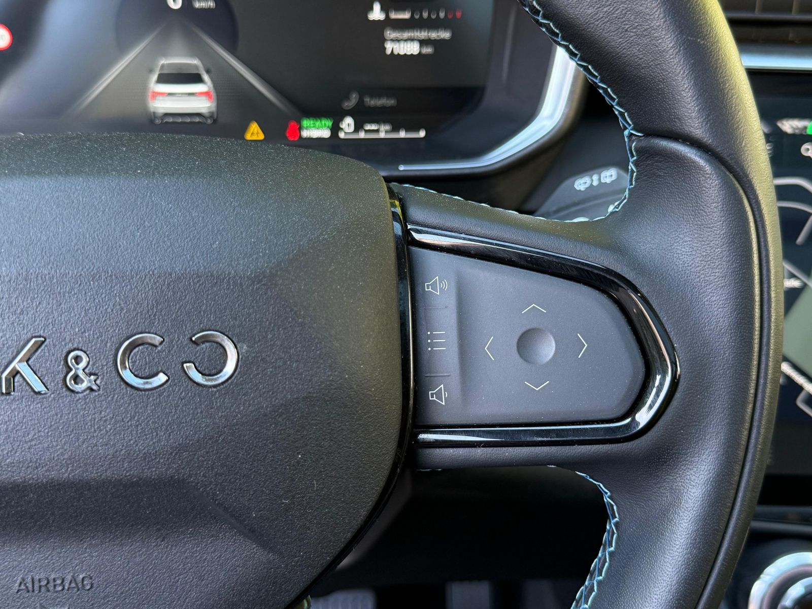 Fahrzeugabbildung Lynk&Co 01 1.5 T Aut PHEV PANO+LED+NAVI+ACC+MEMO+SHZ+360