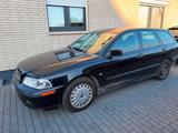 Volvo V40 Automatik Anhängerkupplung - gebrauchte Volvo V40 aus dem Jahr 2001