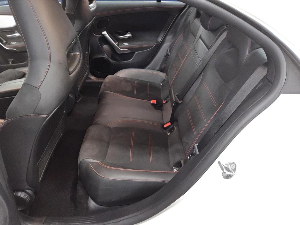 Mercedes-Benz CLA 220