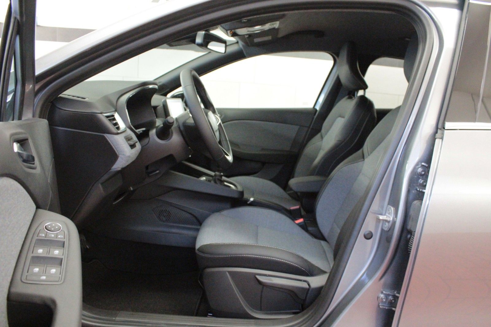 Fahrzeugabbildung Renault Clio TCe 90 Techno *Look-Paket*Winter-Paket*