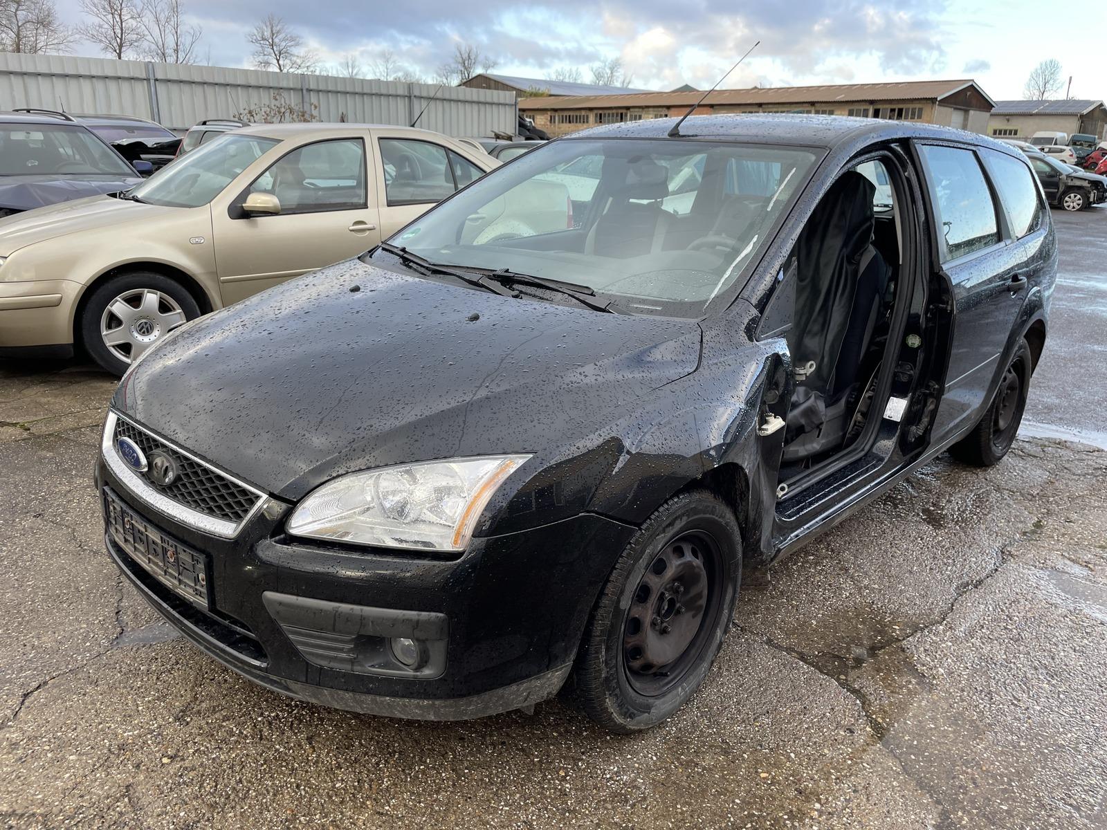 Ford Focus 2006 — вигляд ззаду