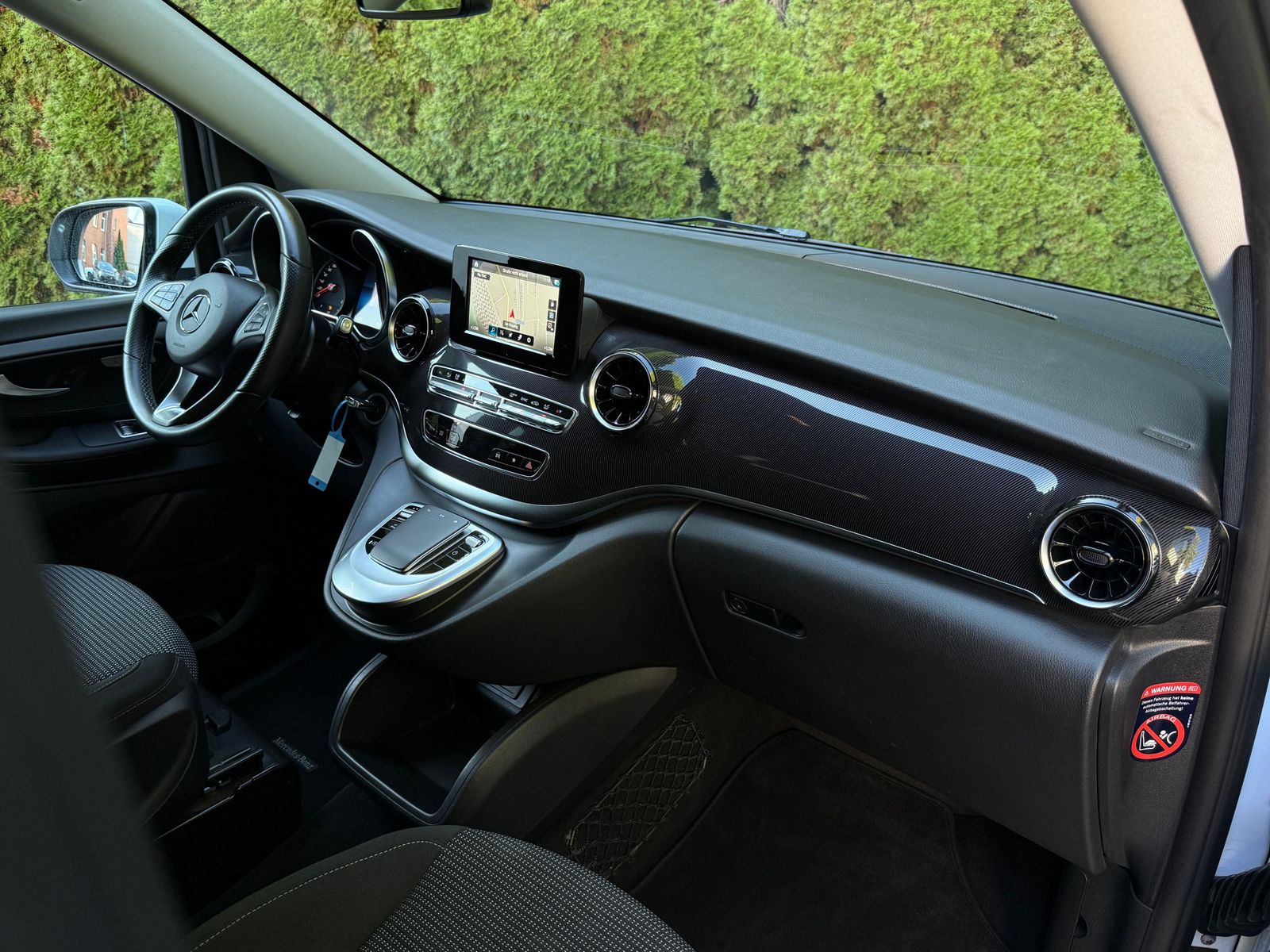 Vehicle illustration Mercedes-Benz V 220 d 9G Long LED+MBUX+DISTR+KAM+SHZ+PARK+7Si