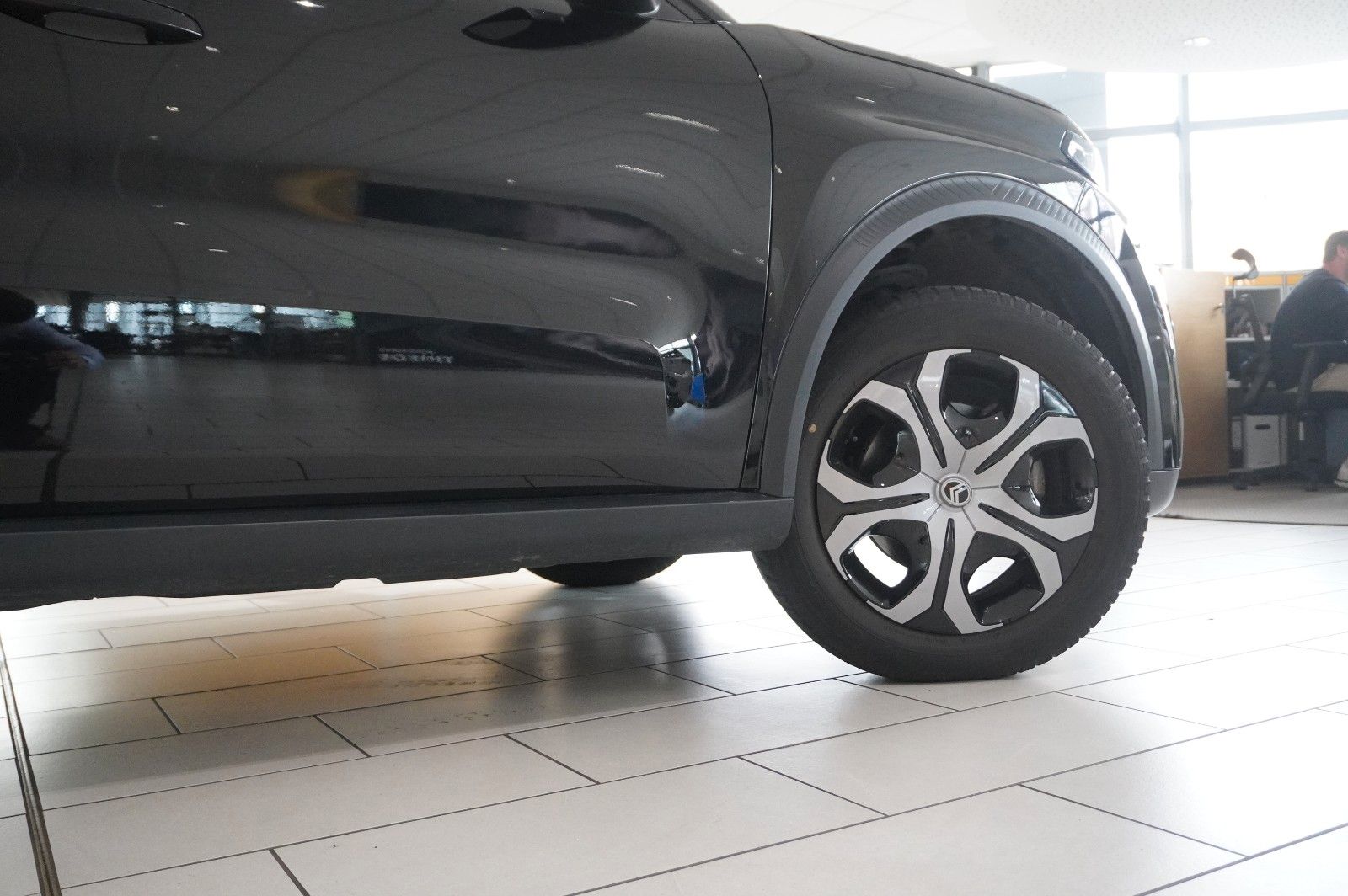 Fahrzeugabbildung Citroën C3 Aircross 1.2 HYBRID PLUS DSC NAVI/LED/KAMERA