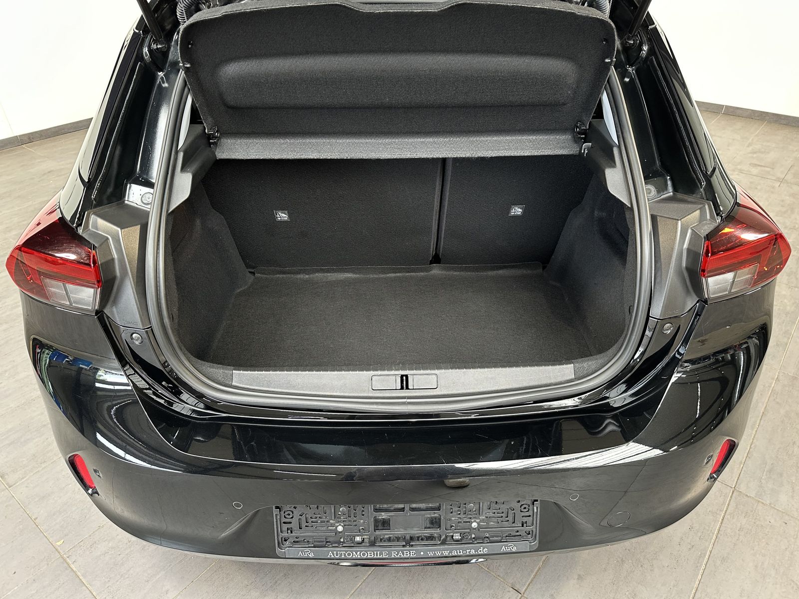 Fahrzeugabbildung Opel Corsa e Edition KOMFORT-PAKET+SHZ+EPH+16ZOLL+1HD