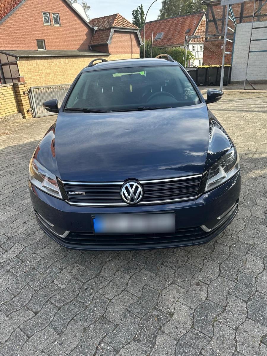 Volkswagen Passat 2014 — вигляд ззаду