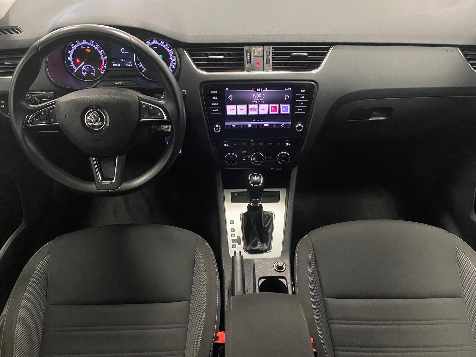Fahrzeugabbildung SKODA Octavia 2.0 TDI Tour APP+ALLWETTER+NAVI+SITZHEIZ