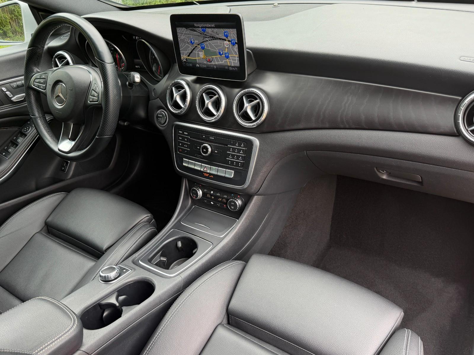 Mercedes-Benz CLA 250 Coupe *Leder *Navi *Kamera *Memory *LED