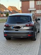 Ford Auto Ford SMax-7 Spitzer - Ford Focus mit Diesel-Antrieb: Van