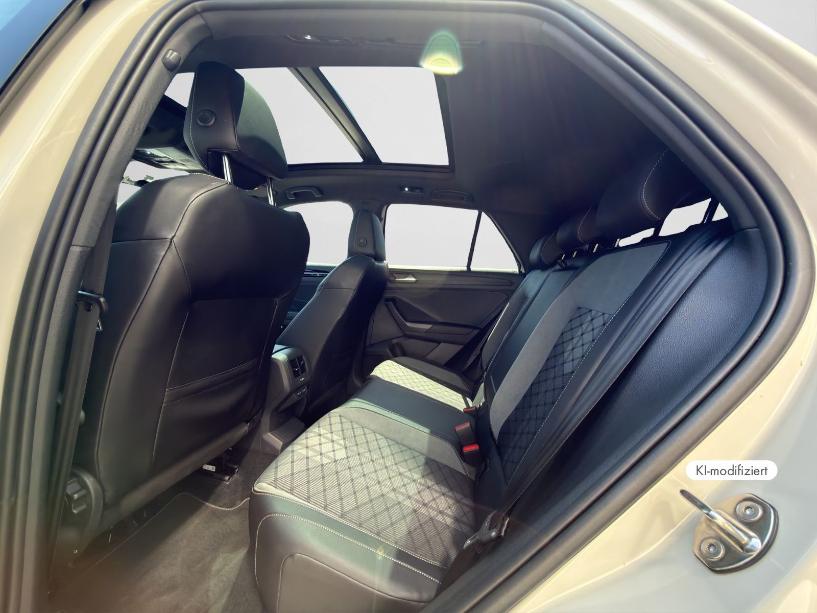 Volkswagen T-Roc - Bild 15