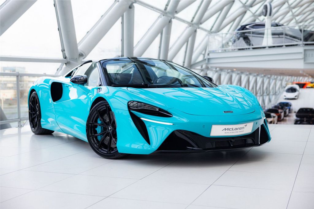 Image of McLaren Artura