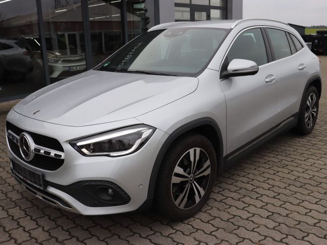 Mercedes-Benz GLA 200 d 4MATIC DCT*Standheizung*LED*NAVI*PDC