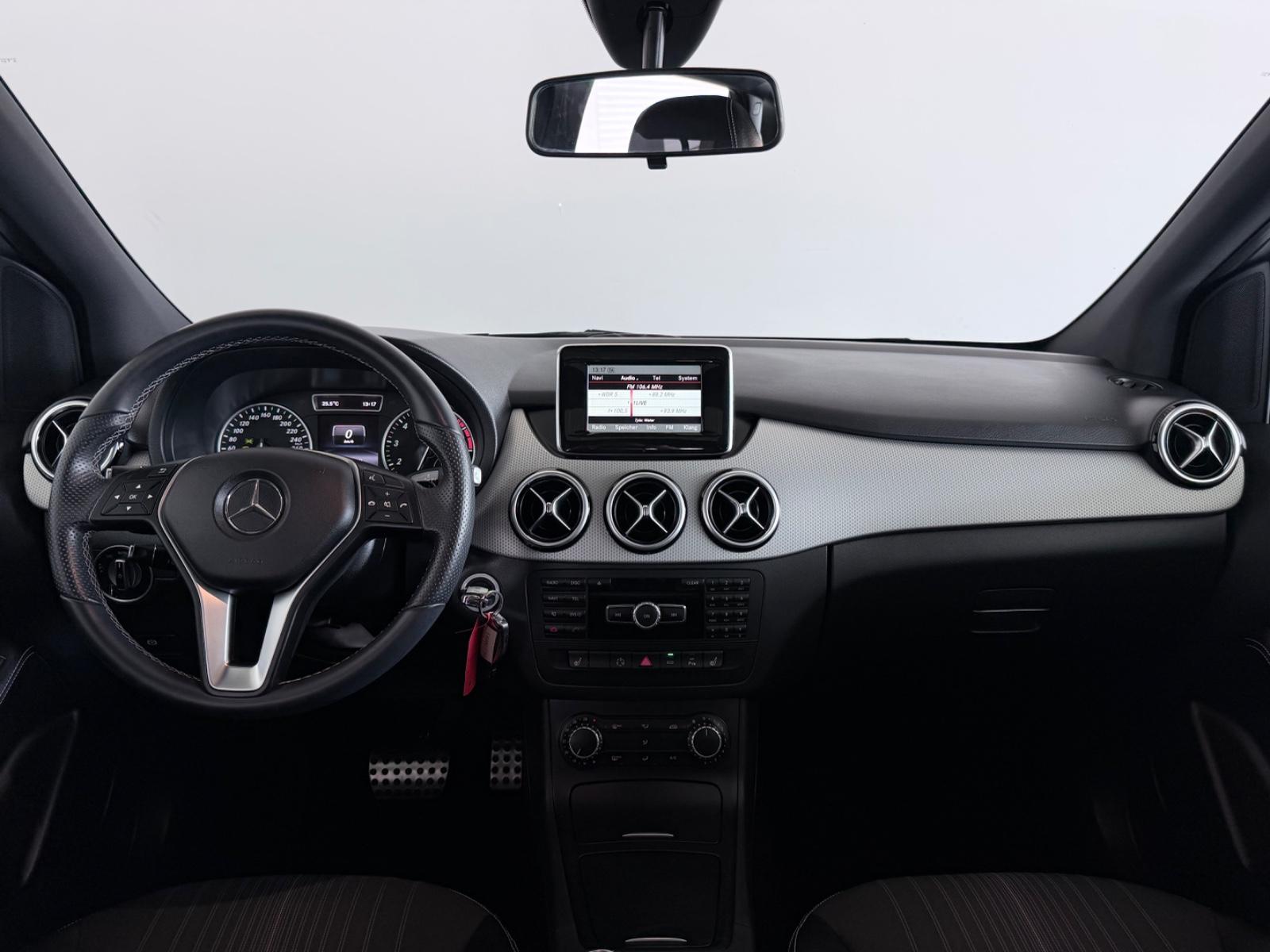 Mercedes-Benz B 200 Automatik Navi|Panorama|SHZ