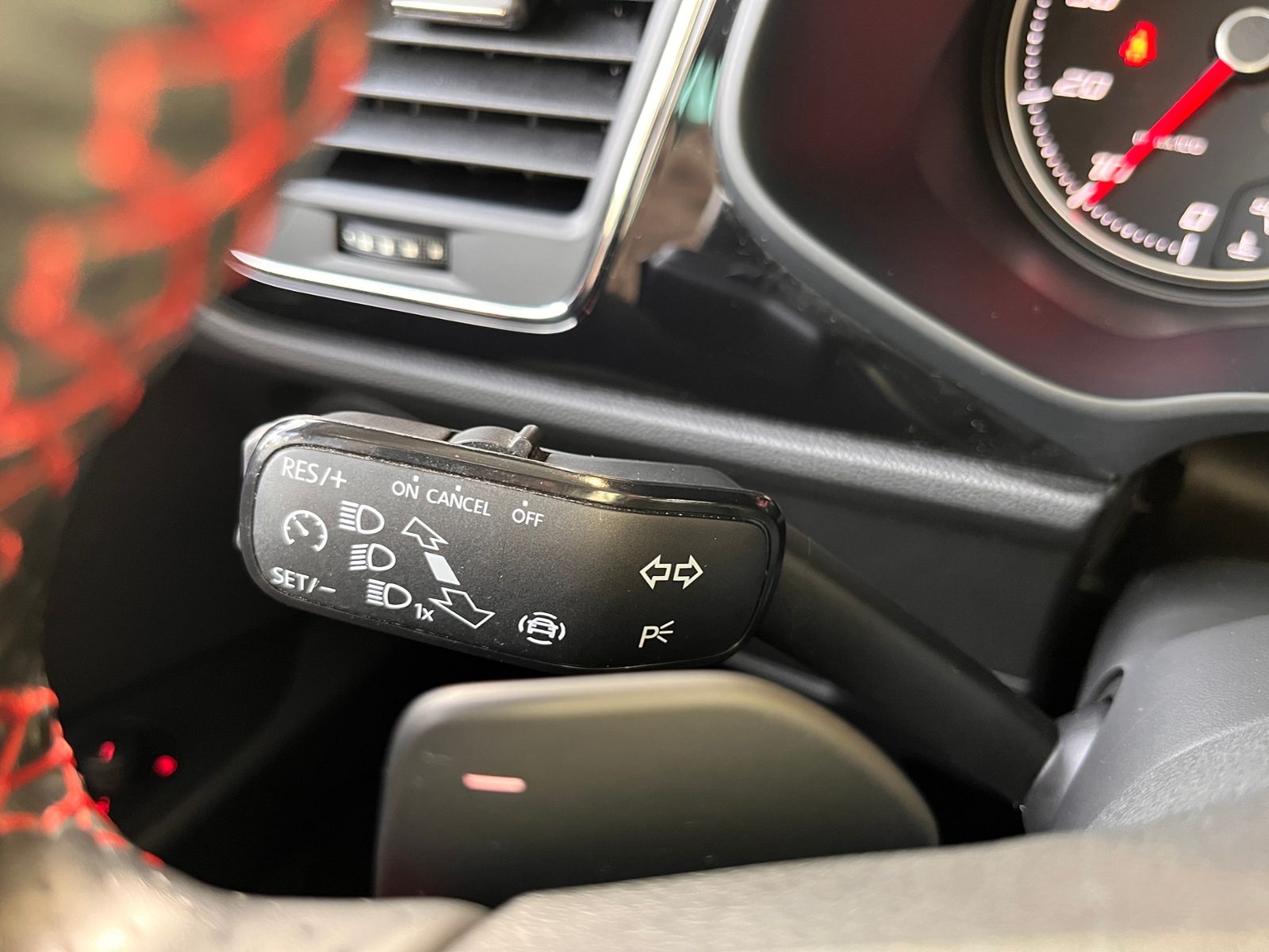 Fahrzeugabbildung SEAT Leon ST FR Black Matt Edition LED NAVI ALU