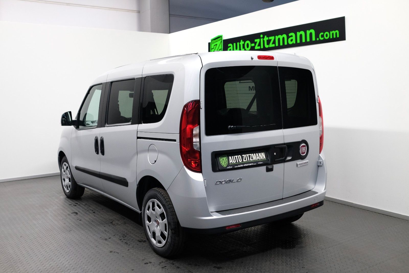 Fahrzeugabbildung Fiat Doblo Serie 2 Kombi L1H1 SX 1,6 Multijet 5-Sitze