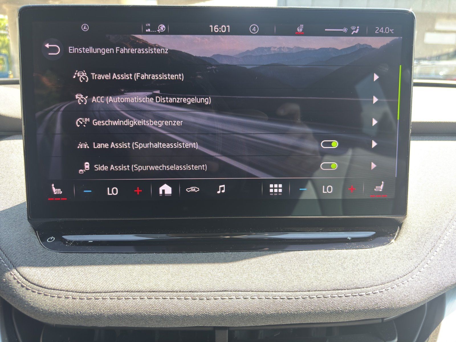 Fahrzeugabbildung SKODA Enyaq 60 Loft/Convenience PLUS