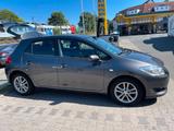 Toyota Auris - Toyota Auris Gebrauchtwagen in Stuttgart