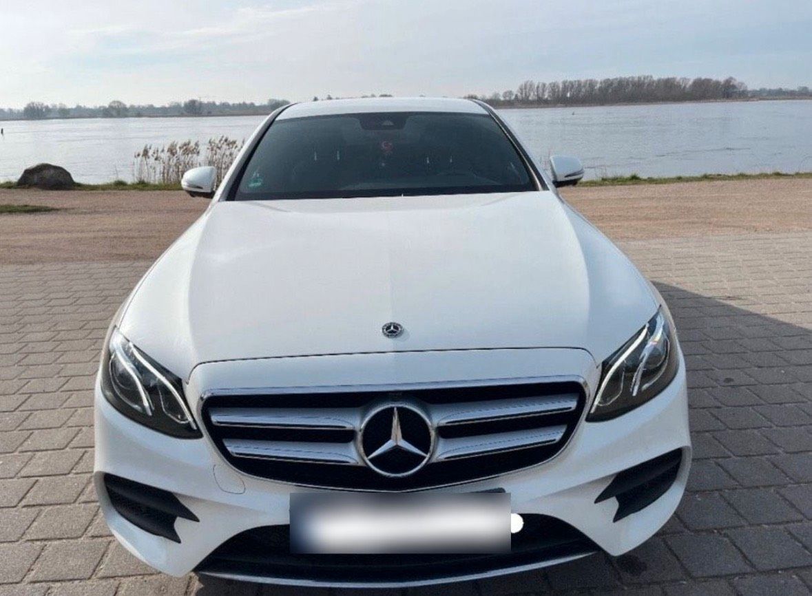 MERCEDES-BENZ Mercedes E200 AMG Optik