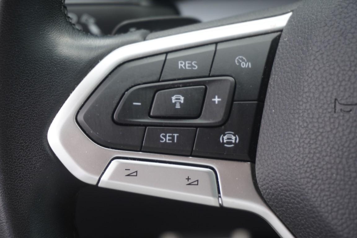 Volkswagen Golf VIII 1.5 eTSI DSG Active LED Standheizung, миниатюра 16
