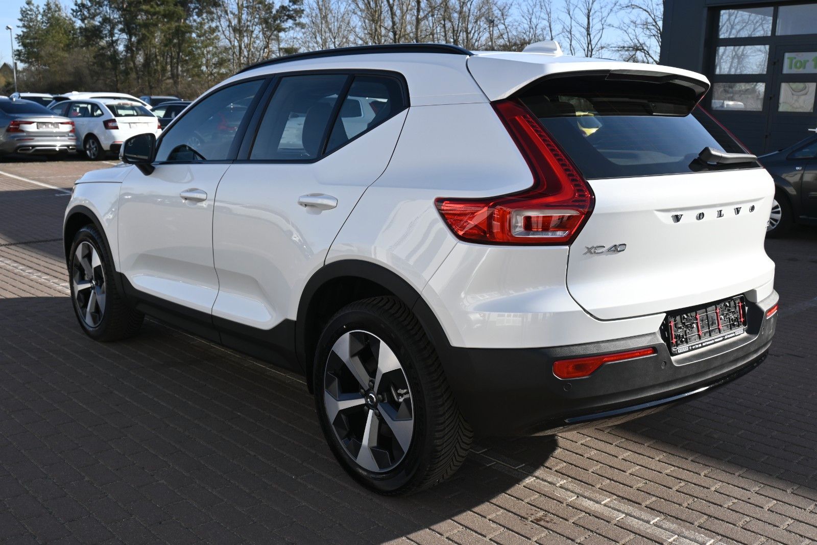 Fahrzeugabbildung Volvo XC40 B3 DKG Plus Dark*FSHZG*RFK*BLIS*ACC