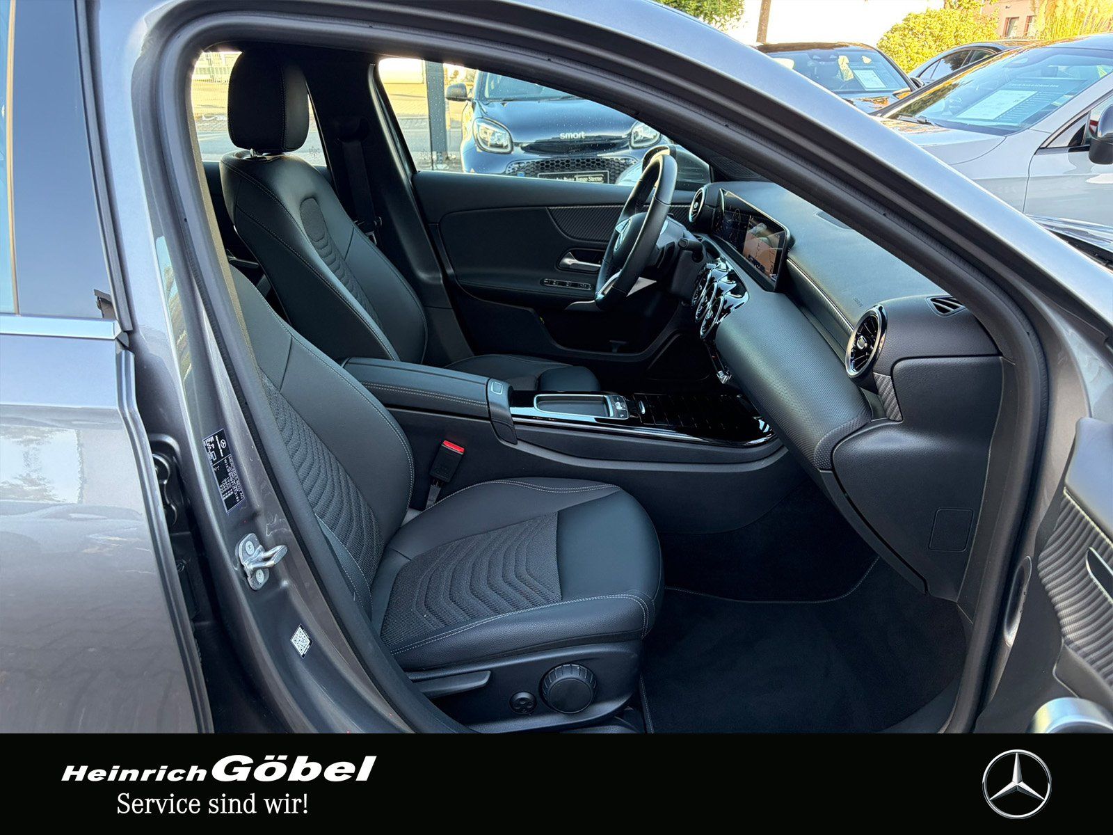 Fahrzeugabbildung Mercedes-Benz A 200 PROGRESSIVE*FAP*STANDHEIZUNG*DISTRONIC