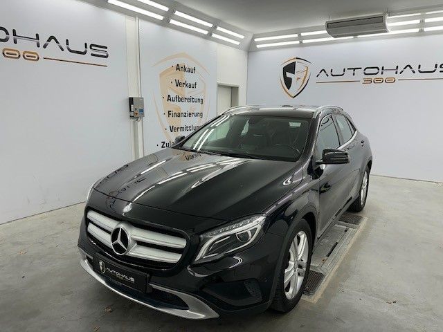 Mercedes-Benz GLA 200 KLIMA NAVI RFK TEMPO PDC MFL SHZ