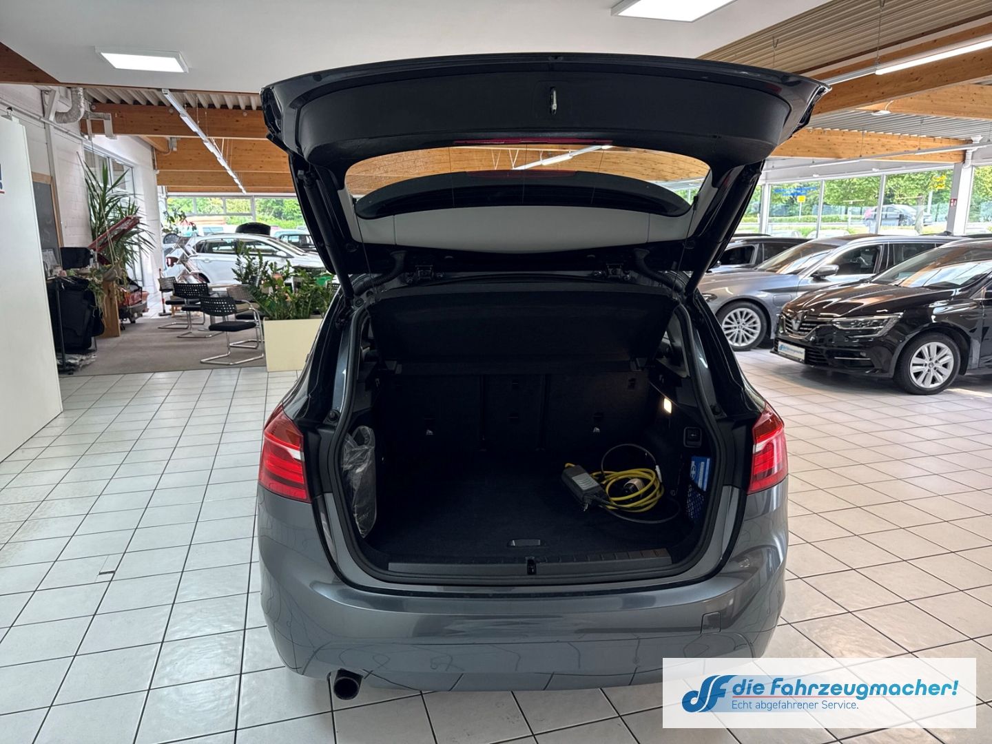 Fahrzeugabbildung BMW 225 xe Advantage Active Tourer 225xe iPerformanc
