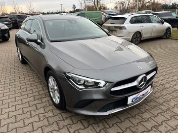 Mercedes CLA 200 Shooting Brake - 5