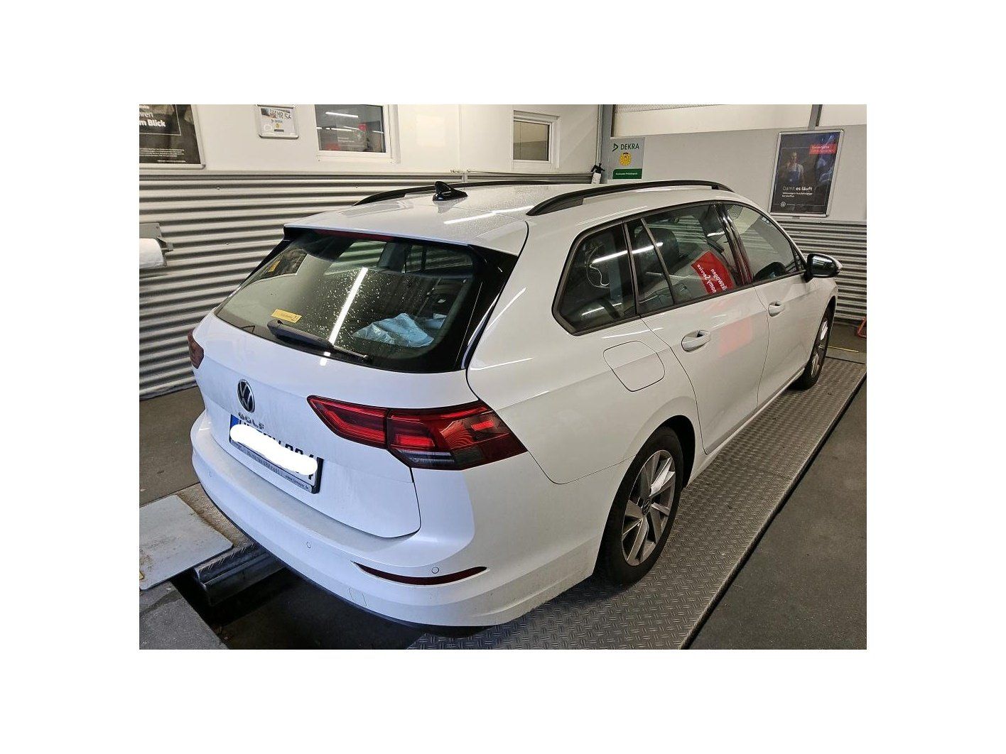 Fahrzeugabbildung Volkswagen Golf Variant Life *Navi*AHK*Cam*PDC*LED*ACC*