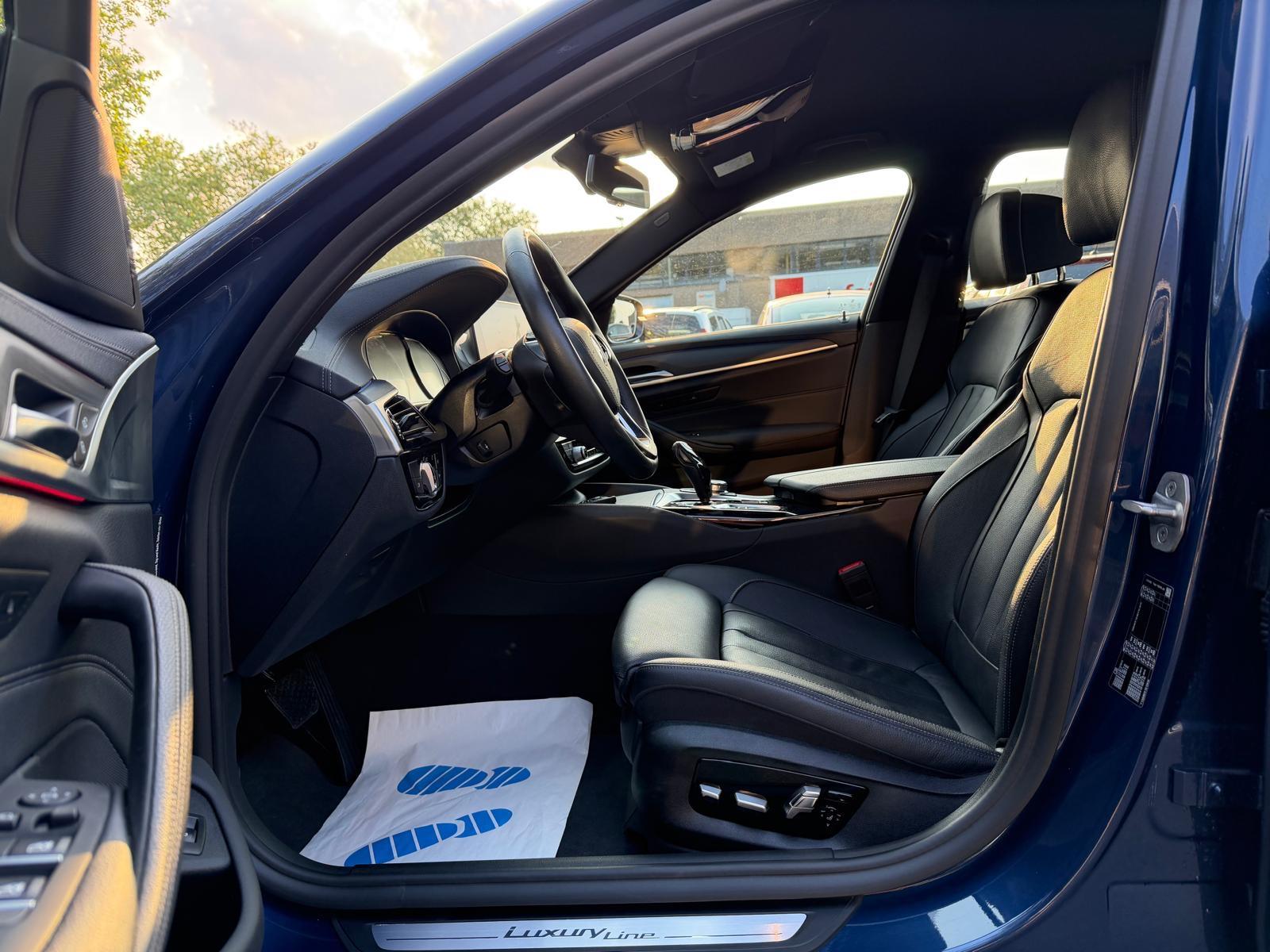 BMW 520 i Luxury Line*1.Hand*Erst 20 Tkm*LED*Navi*