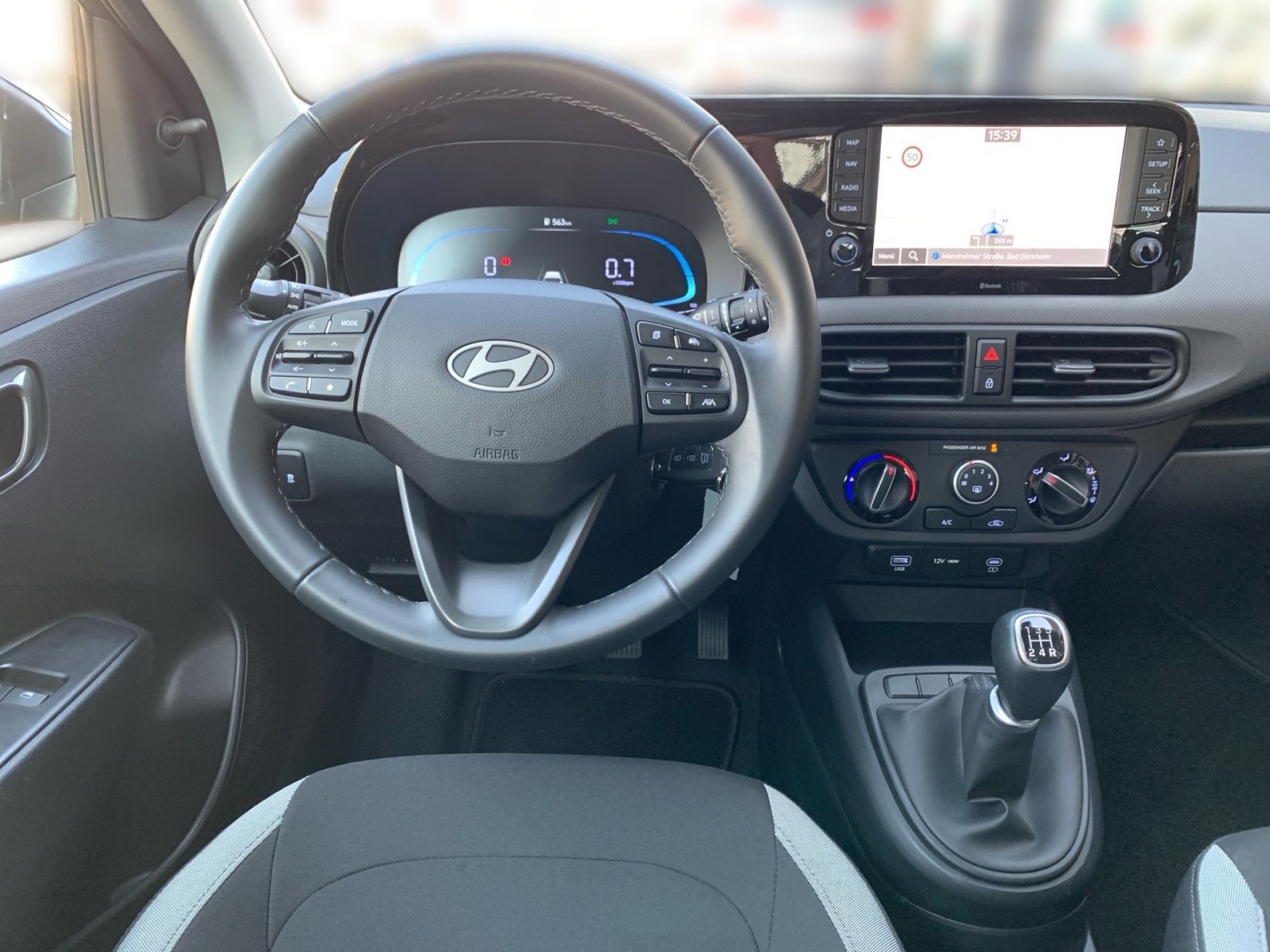 Fahrzeugabbildung Hyundai i10 1.0 Select Navi Kamera Allwetter