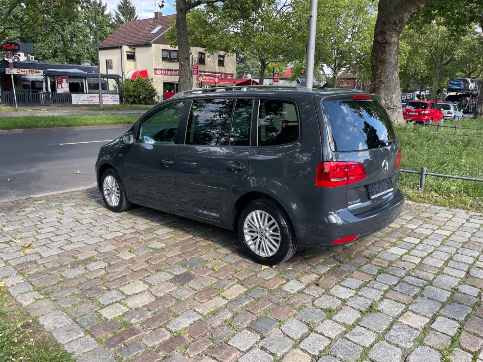 Fahrzeugabbildung Volkswagen Touran 1.4 TSI Cup*Kamera*Navi*Parkassistent*