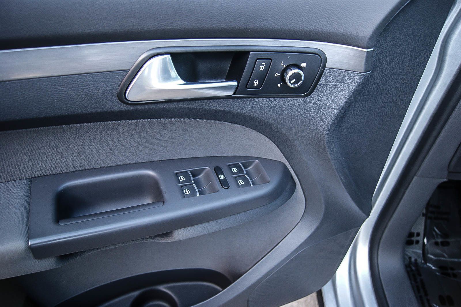 Fahrzeugabbildung Volkswagen Touran 1.4 TSI PARKLENKASSISTENT WINTER 1.HAND
