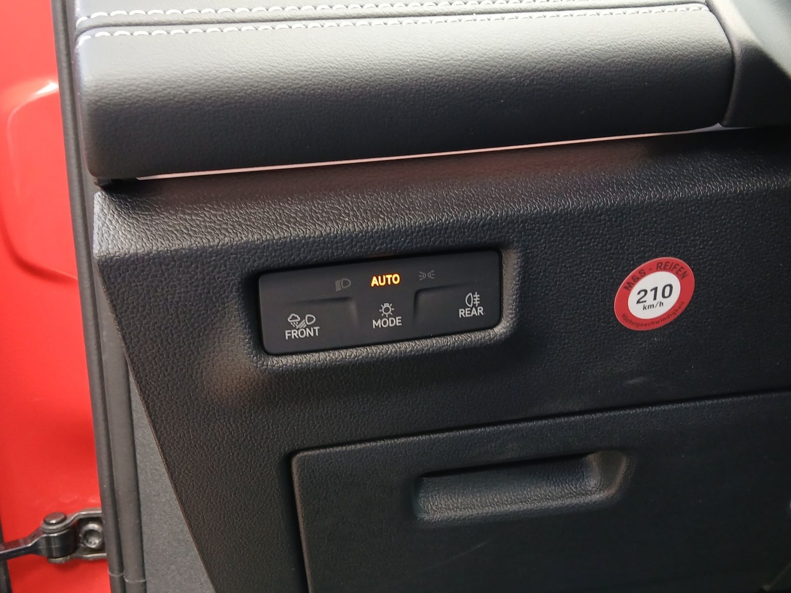 Fahrzeugabbildung Volkswagen Tiguan TDI Goal DSG Matrix AHK Navi AID ACC RFK