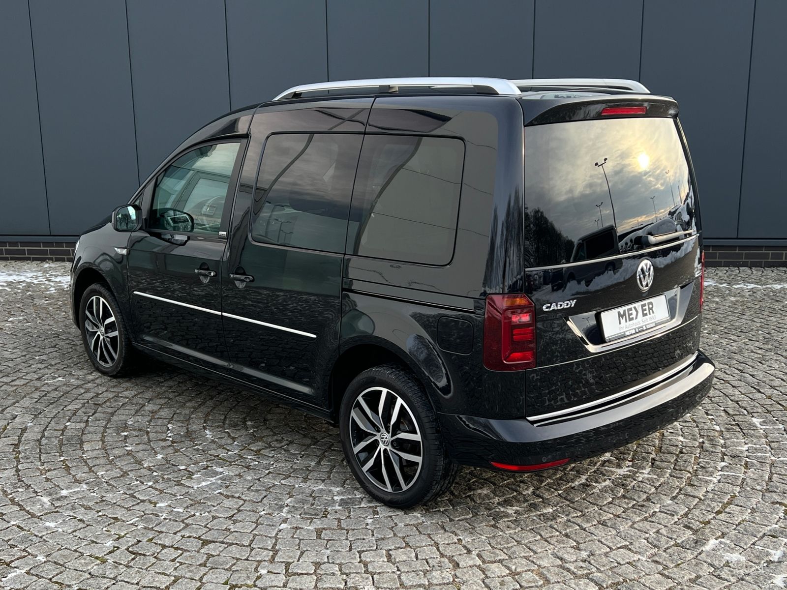 Fahrzeugabbildung Volkswagen Caddy Generation Four 2.0 TDI *Bi-Xenon, Navi, T